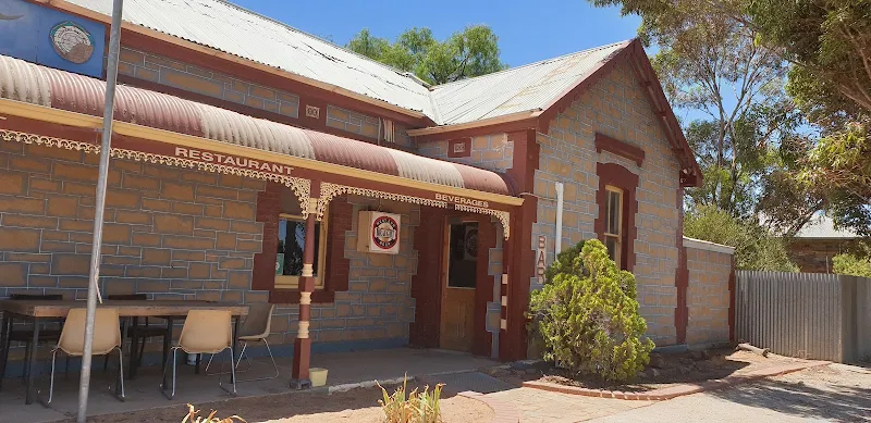 Sutherlands Hotel