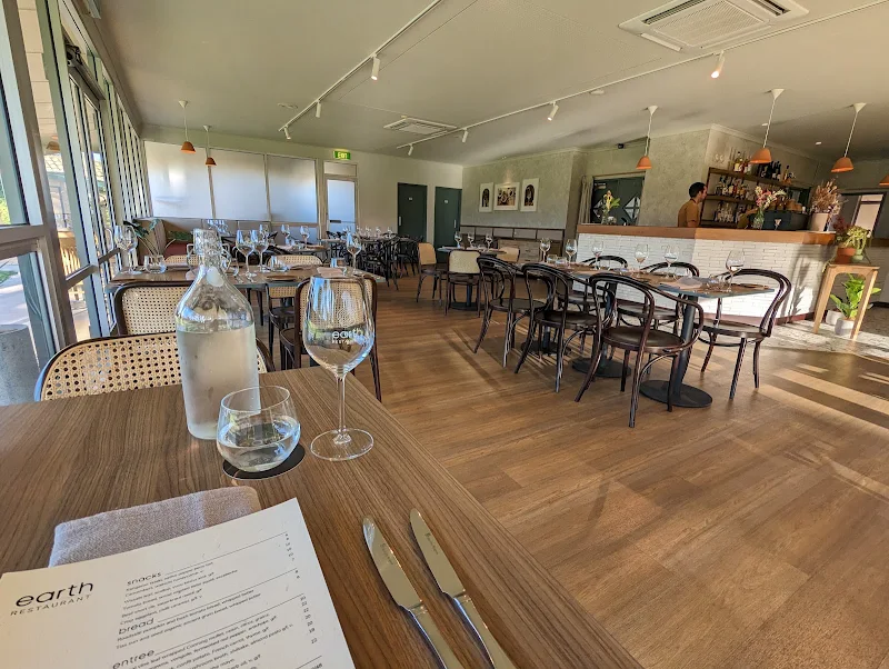 Earth Restaurant
