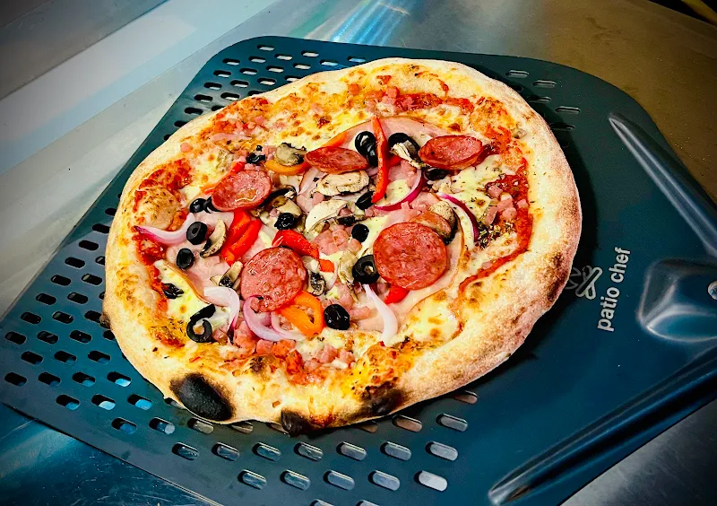 Smokeys Woodfired Pizza Heaven