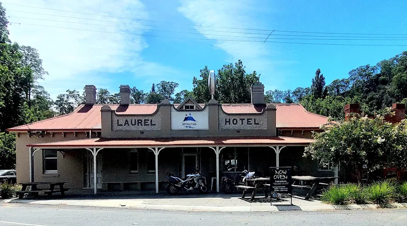 Mitta Pub - (AKA Laurel Hotel)