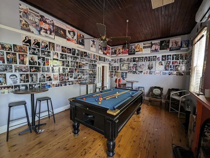 Tumblong Tavern