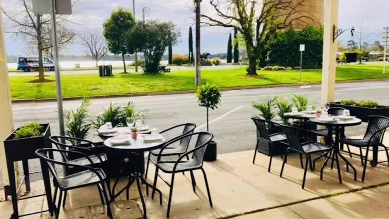 Thai by the Lake
