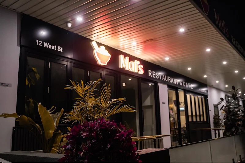 Mai's Restaurant & Cafe