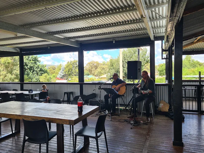 Cargo Inn