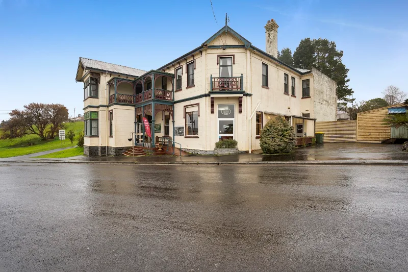 Bischoff Hotel | Waratah, Tasmania