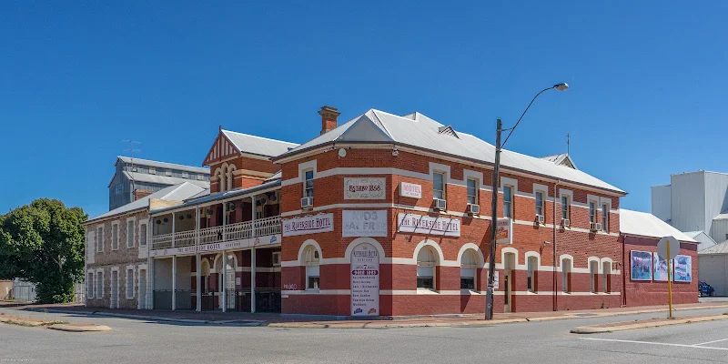 Riverside Hotel