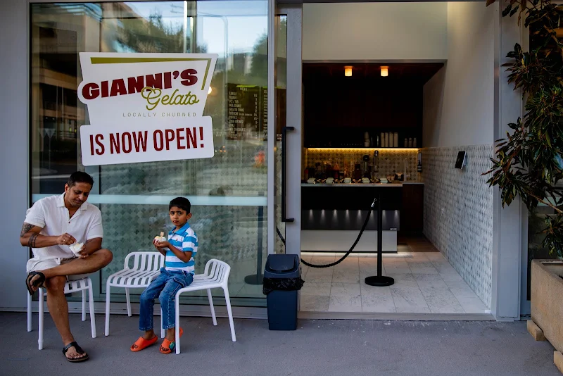GIANNI'S ITALIAN