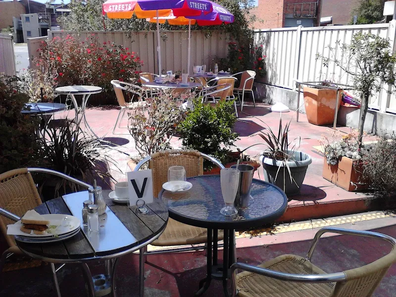 Claudia's Cafe