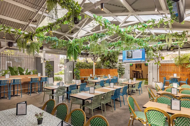 Sir Joseph Banks Hotel