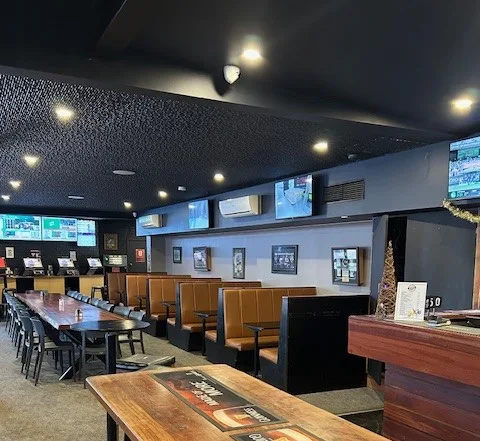 Till timber Hotel - Sports Bar