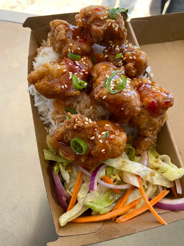 Dee’s Thai Tucker