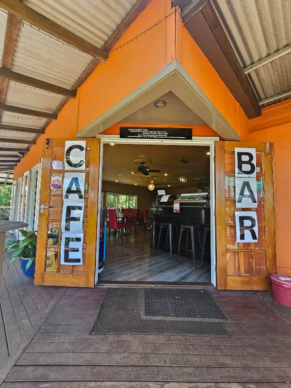 Tree House Cafe & Bar