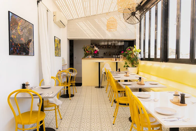 Kumbira Cafe & Grill