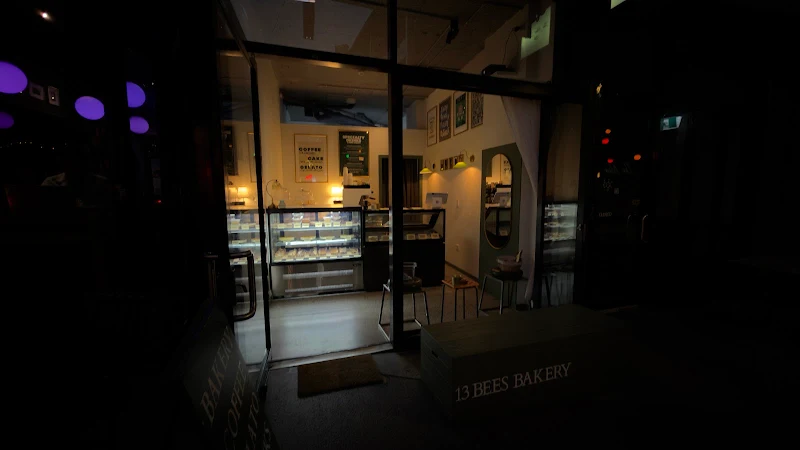 13 Bees Bakery