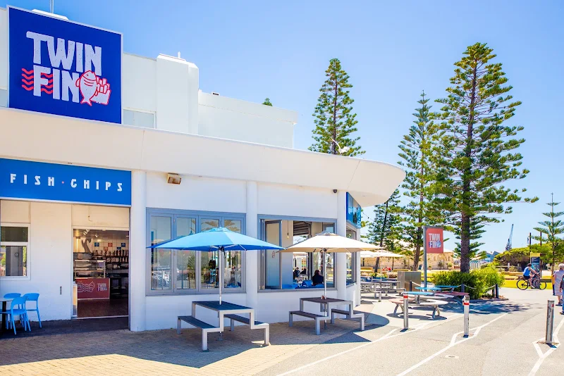 Twin Fin Restaurant & Bar
