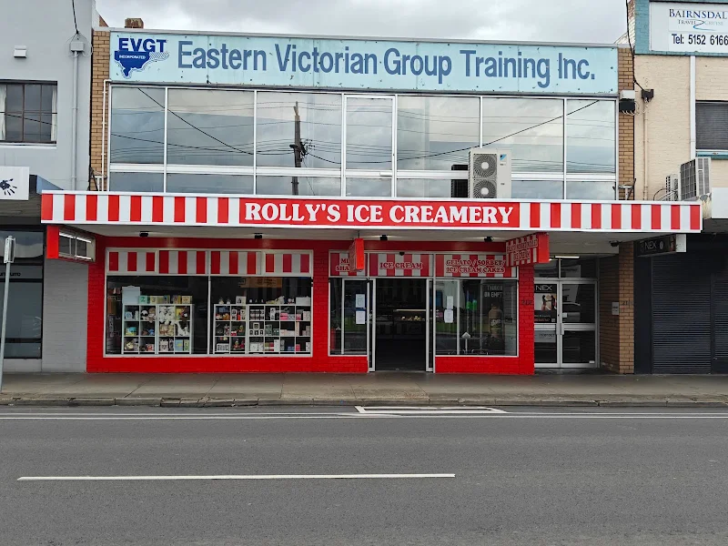 ROLLY'S ICE CREAMERY
