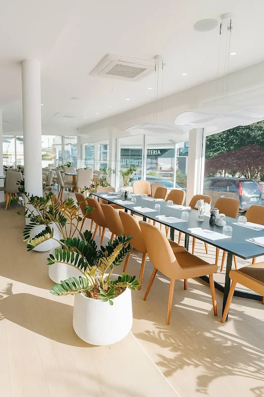 Esteria Cafe & Restaurant