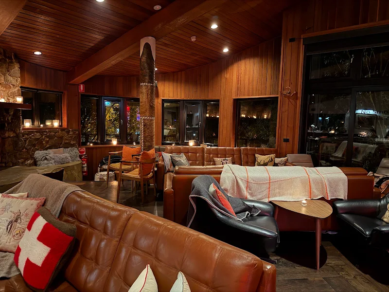 Astra Bar & Restaurant