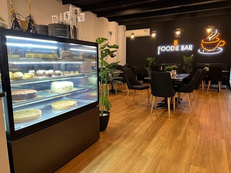 Foodie Bar and Cafe