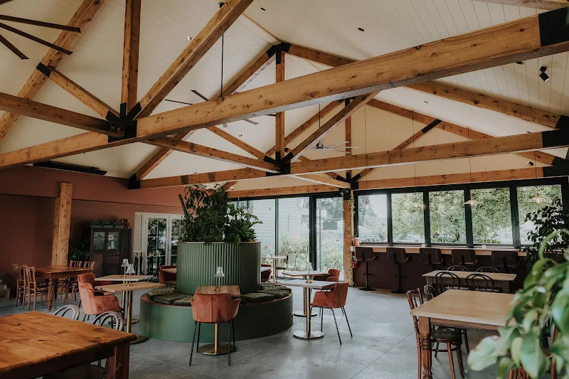 Lamezleighs Coffee House & Eatery