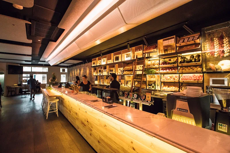 Phoenix, Woollahra