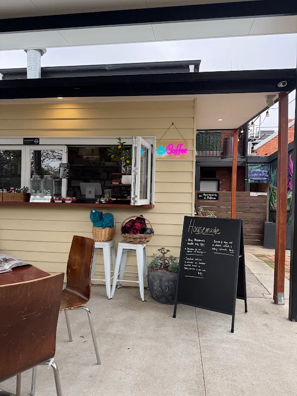 Housemade Food & Coffee