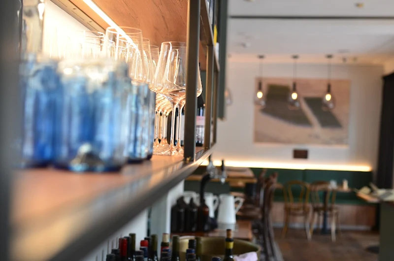 Cognoscenti Food & Wine