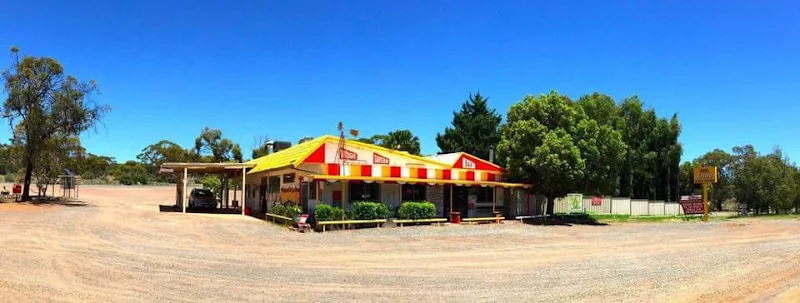 Widgie Tavern & Roadhouse