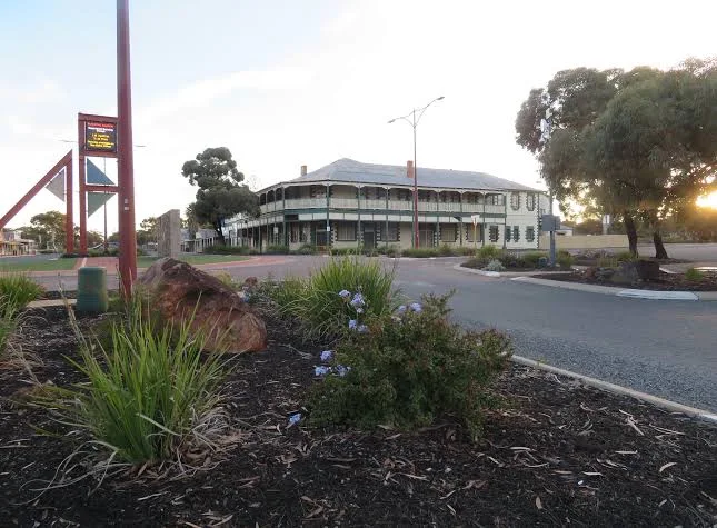 Norseman Hotel - Bottlemart Express