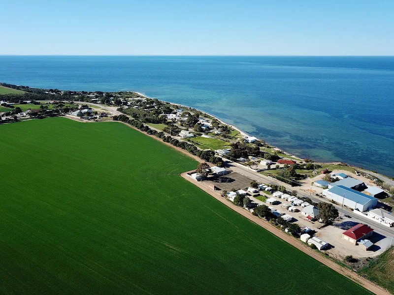 Pine Point Caravan Park,Camping & Kiosk