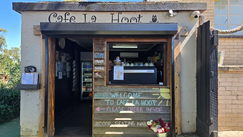 Cafe La Hoot