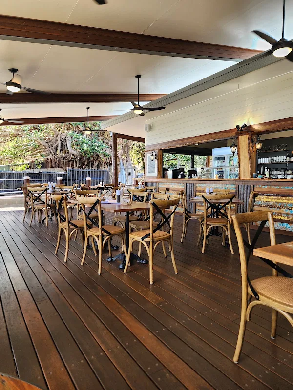 Shipwreck Bar and Cafe
