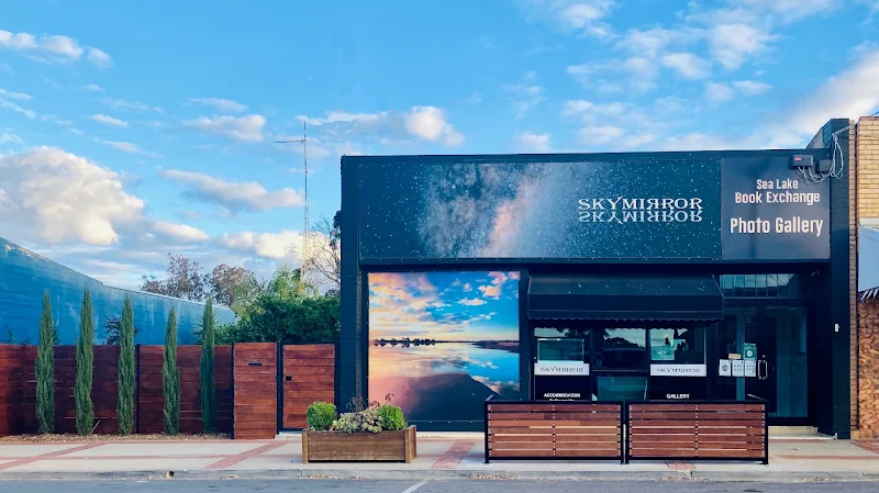Skymirror Gallery Cafe & Accommodation