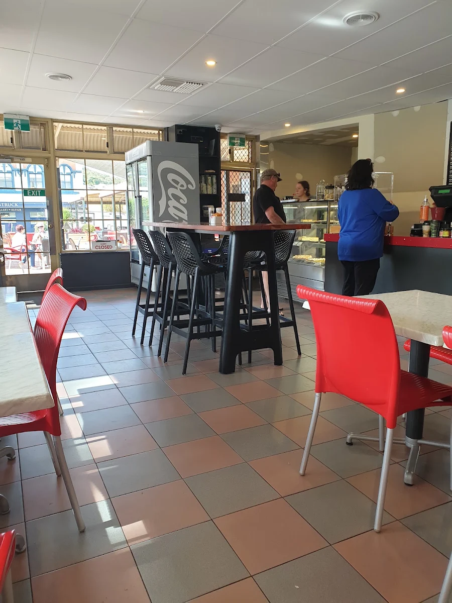 Vibe, Cosi's Café