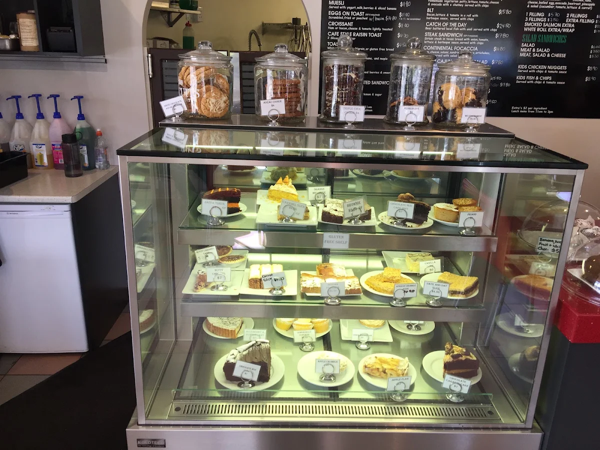 Vibe, Cosi's Café