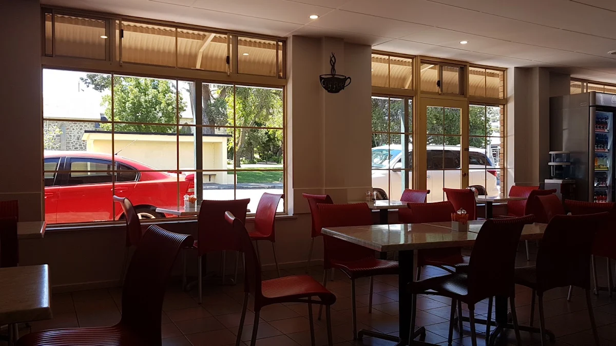 Vibe, Cosi's Café