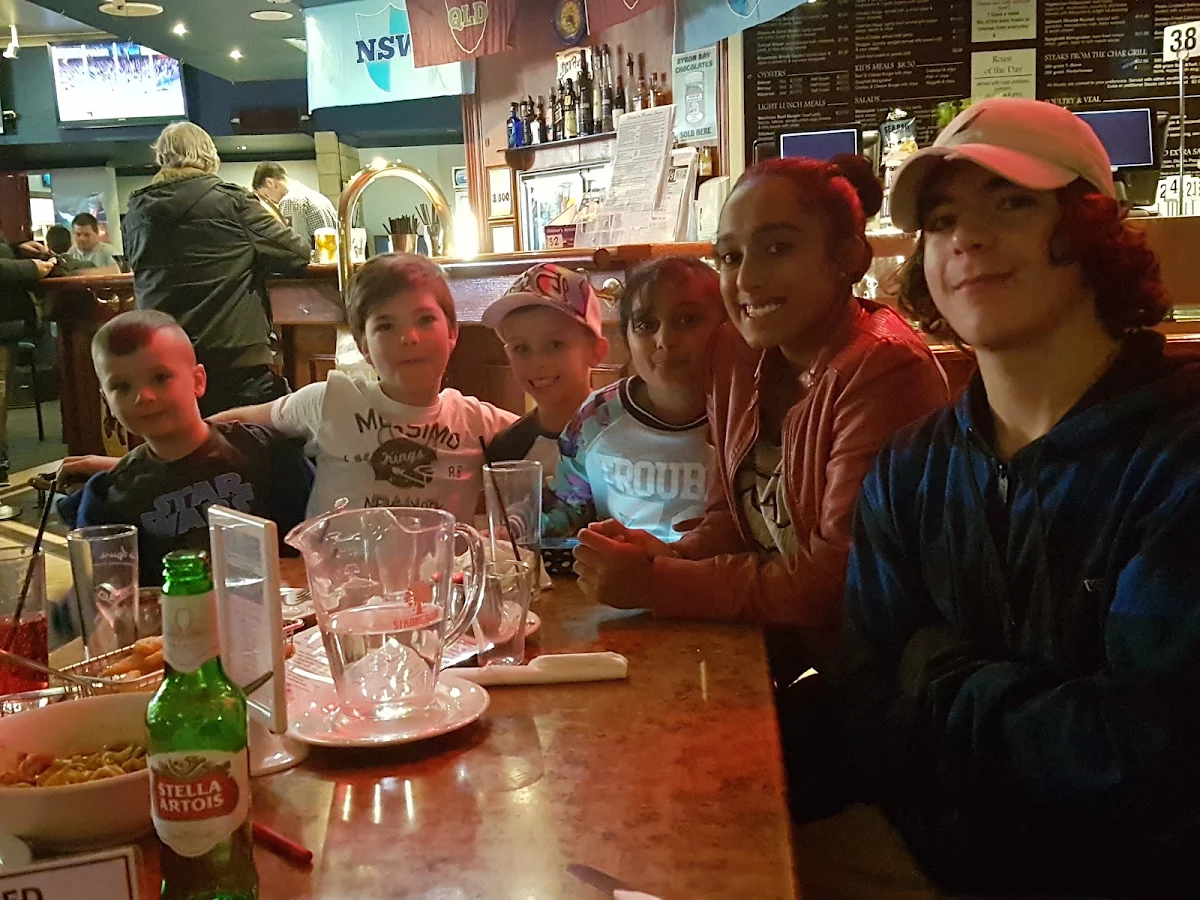 Vibe, Merrimac Tavern & Cellarbrations Bottleshop