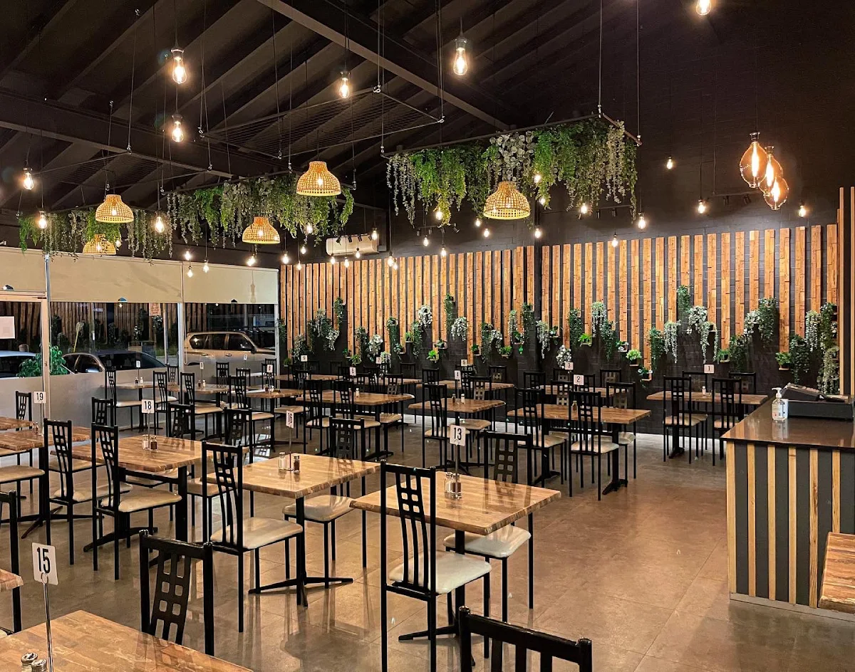 Vibe, Naab Restaurant