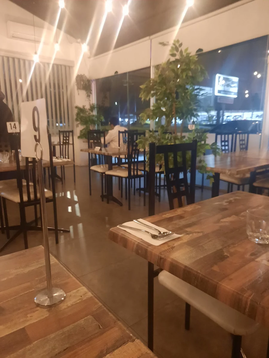 Vibe, Naab Restaurant