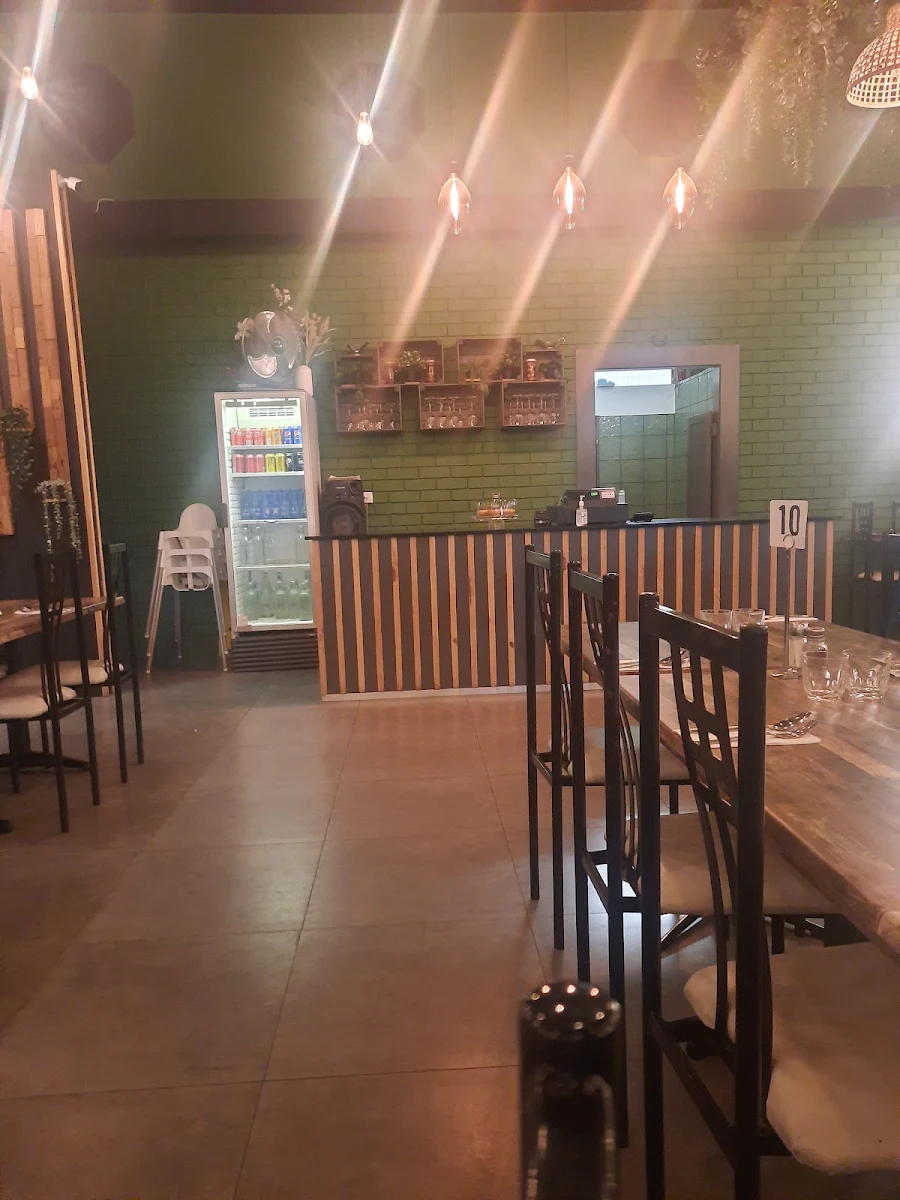 Vibe, Naab Restaurant