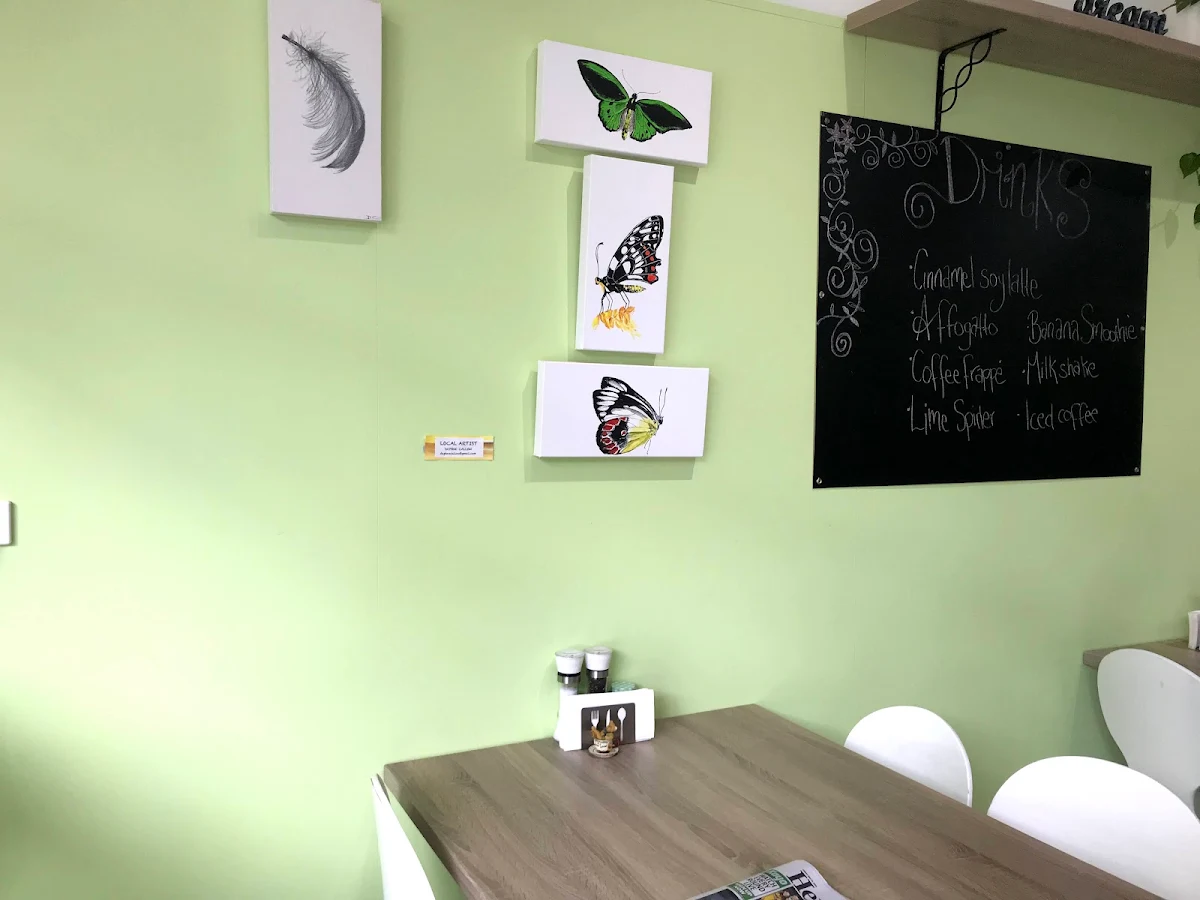 Menu, Meet me in the Middle Cafe & Pizzeria