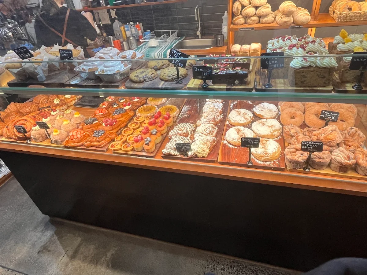 Vibe, TOO GOOD BAKERS