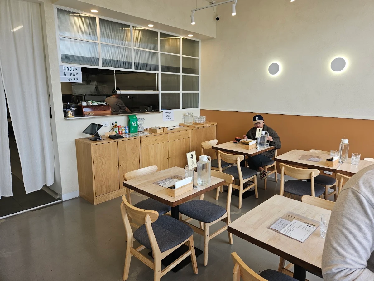 Vibe, HANAKA JAPANESE KITCHEN
