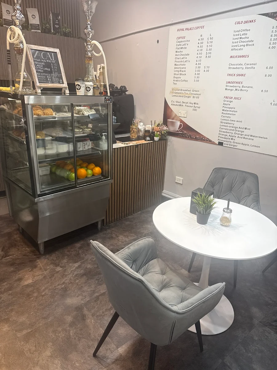Vibe, Tarboosh Café