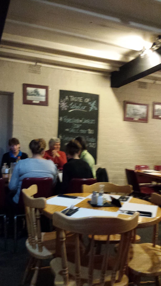 Vibe, Railway Tavern