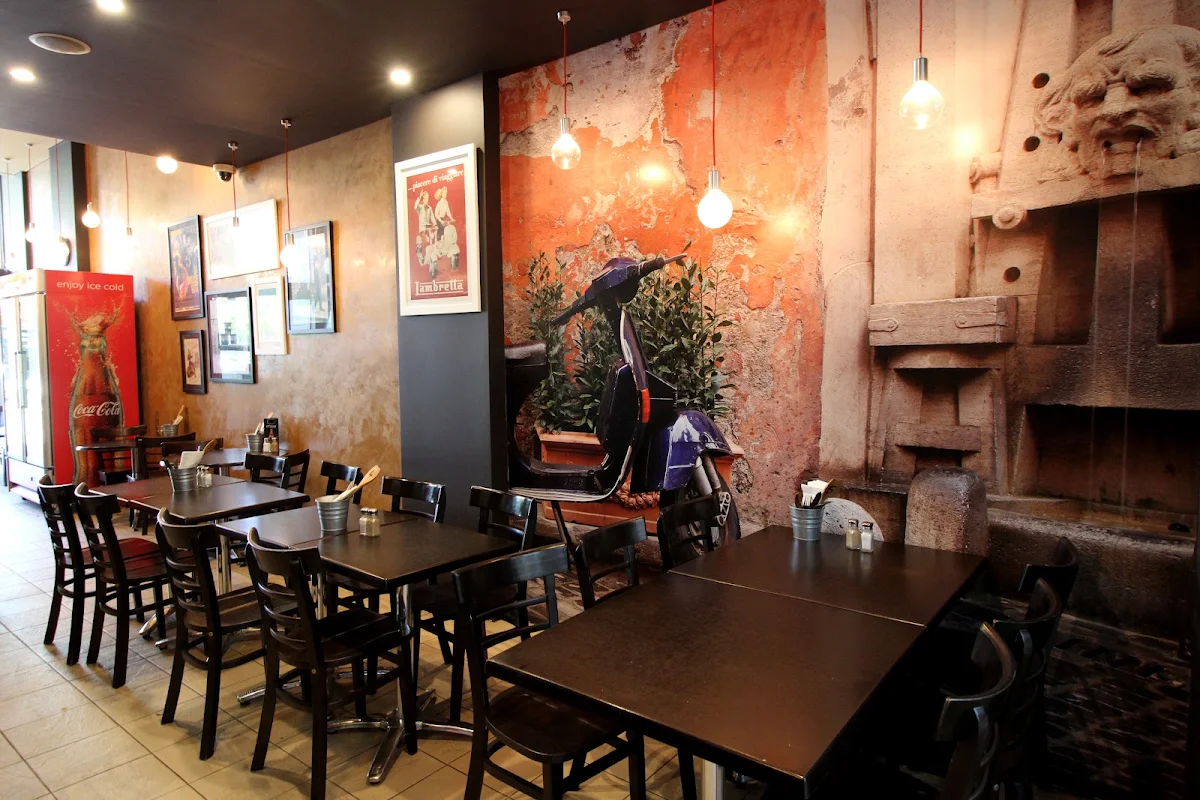 Vibe, Antonio's Pizzeria