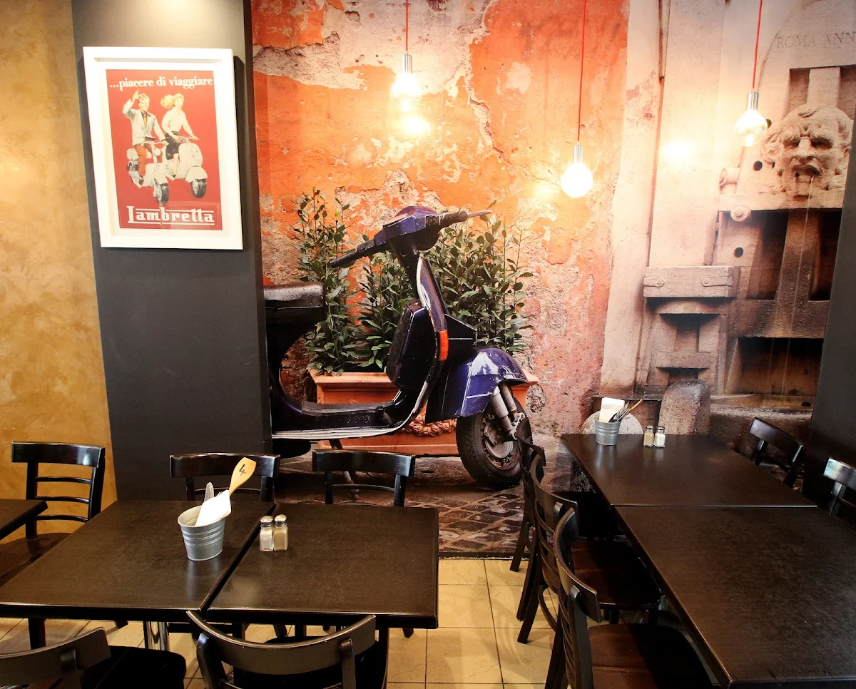 Vibe, Antonio's Pizzeria