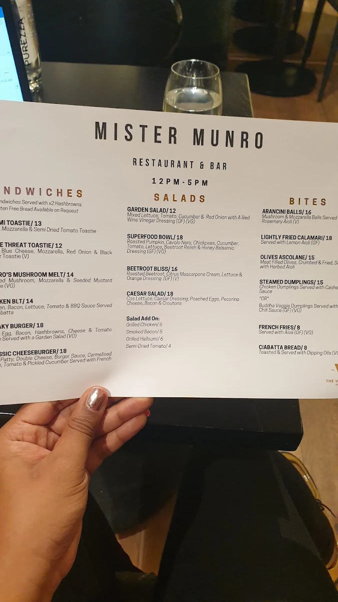 Menu, Mister Munro
