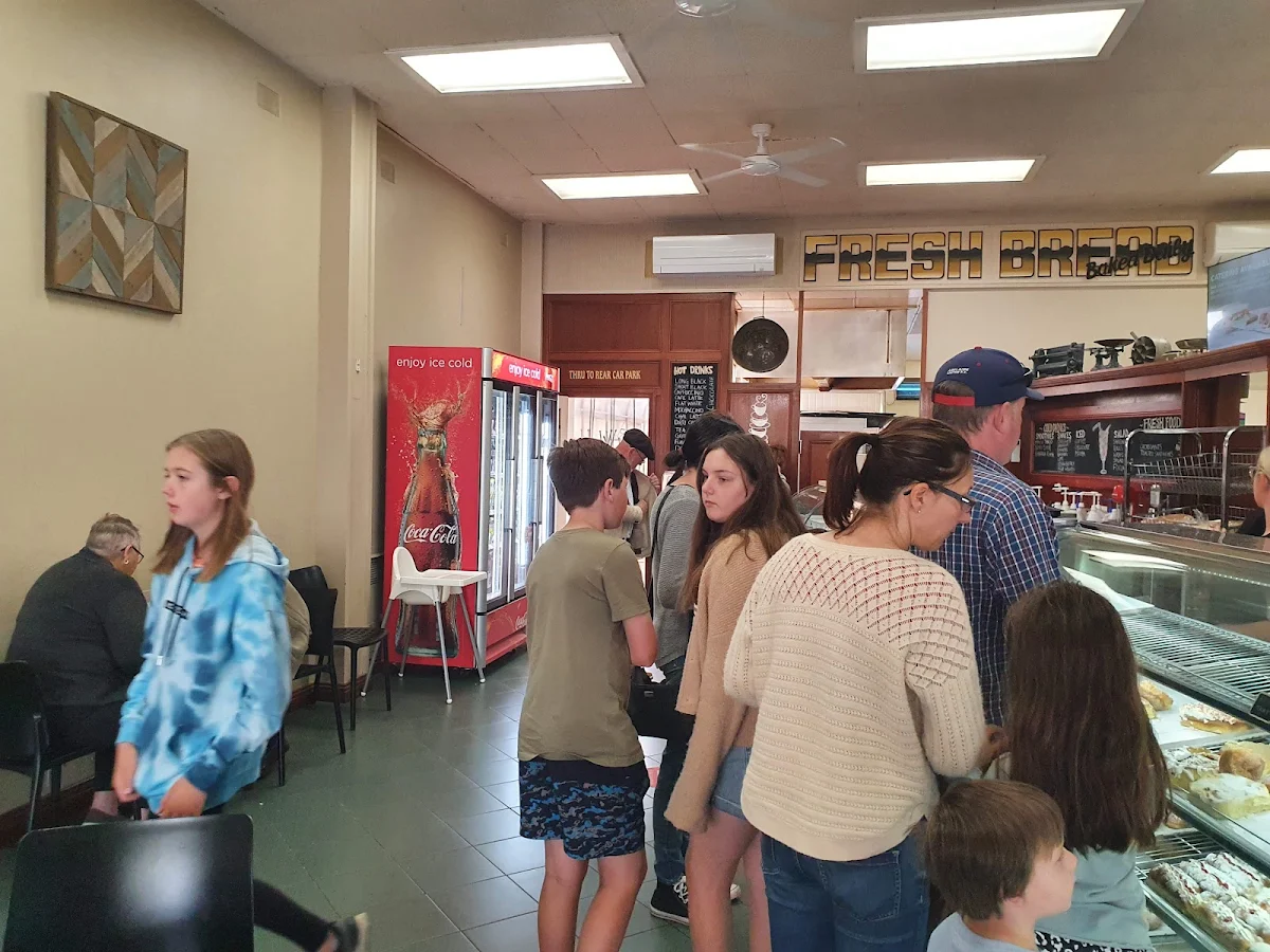Vibe, OK Pie Shop