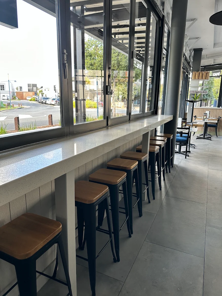 Vibe, Enzos Cucina Coomera